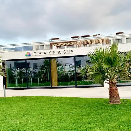 Sea And Mountain Views Penthouse With Access To Facilities * Kalogrea