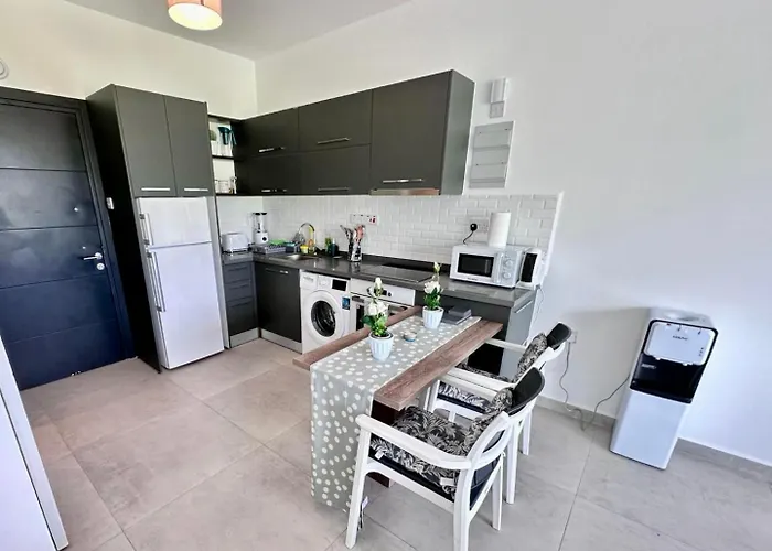 Sea And Mountain Views Penthouse With Access To Facilities Apartmán Kalogrea