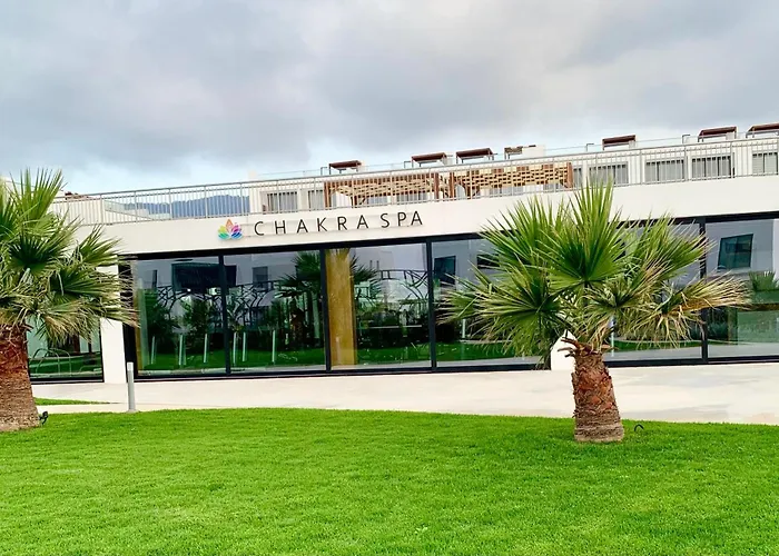 Sea And Mountain Views Penthouse With Access To Facilities * Kalogrea