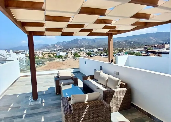 Sea And Mountain Views Penthouse With Access To Facilities